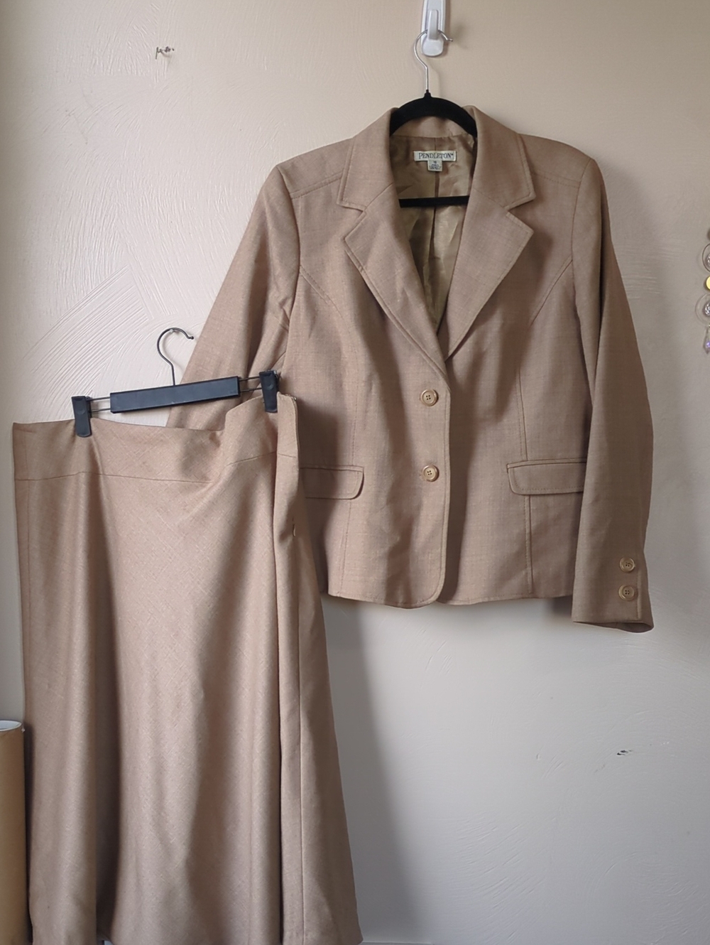 PENDLETON 100% Wool Skirt Suit, Skirt & Blazer, Size 16, Tan, Swing Skirt
